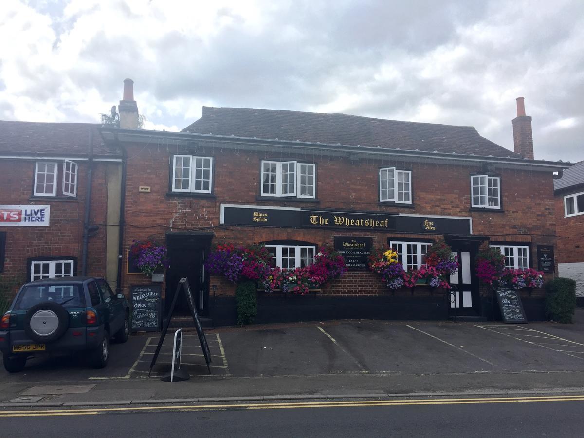 Hotel The Wheatsheaf Bramley  Exterior foto